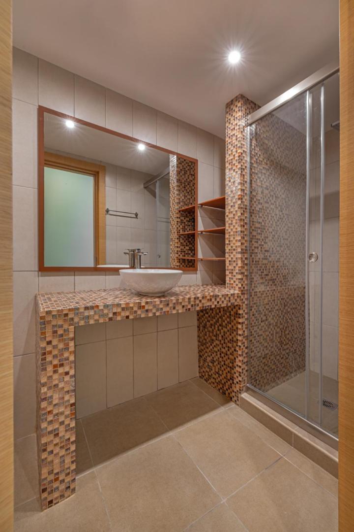 Lihi's Sea View Apartment